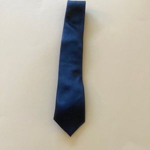 Like new cobalt blue Adrienne Vittadini Tie